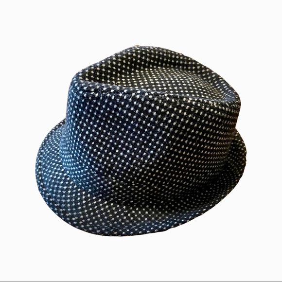 Black & White Fedora Hat - Picture 6 of 8